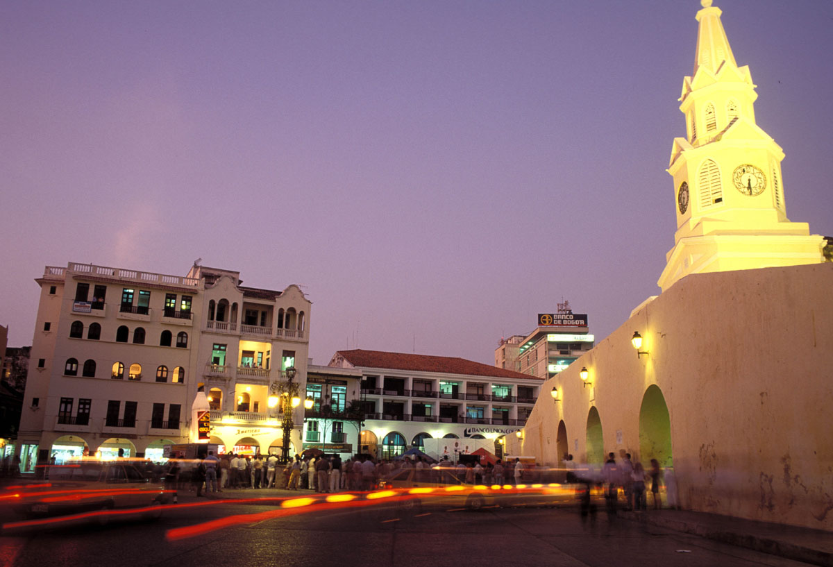 Plaza de la Aduana iluminacion Torre del Reloj.
