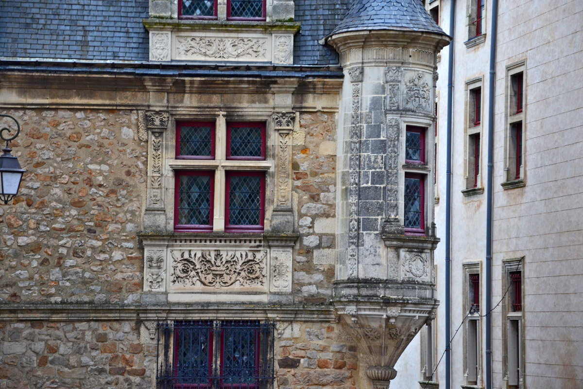 20190508234021-9f446ef17404f44658ba1509dee5aa27