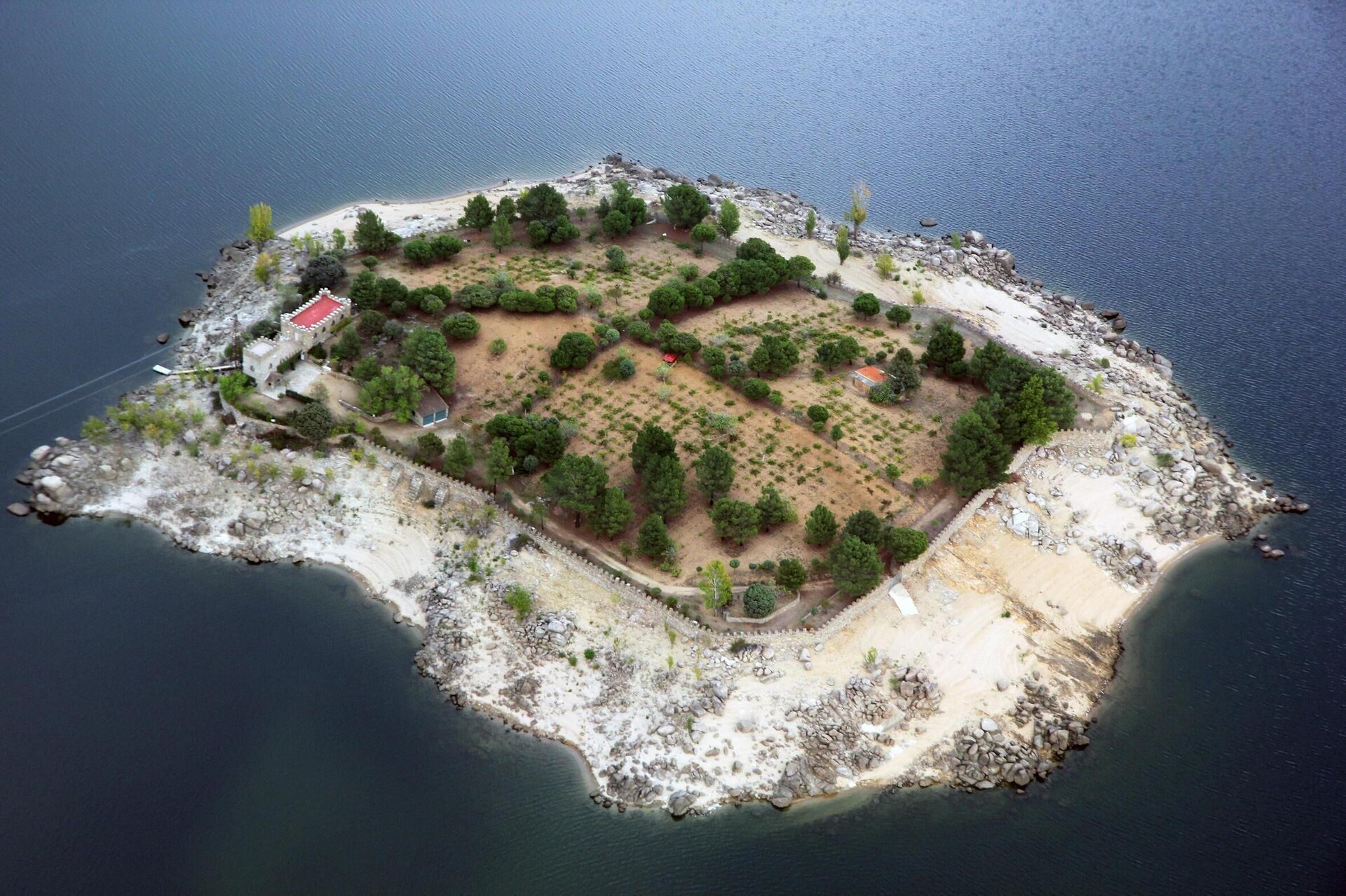 20201023095644-674fcd52a4c88f6724cf01402aaca623