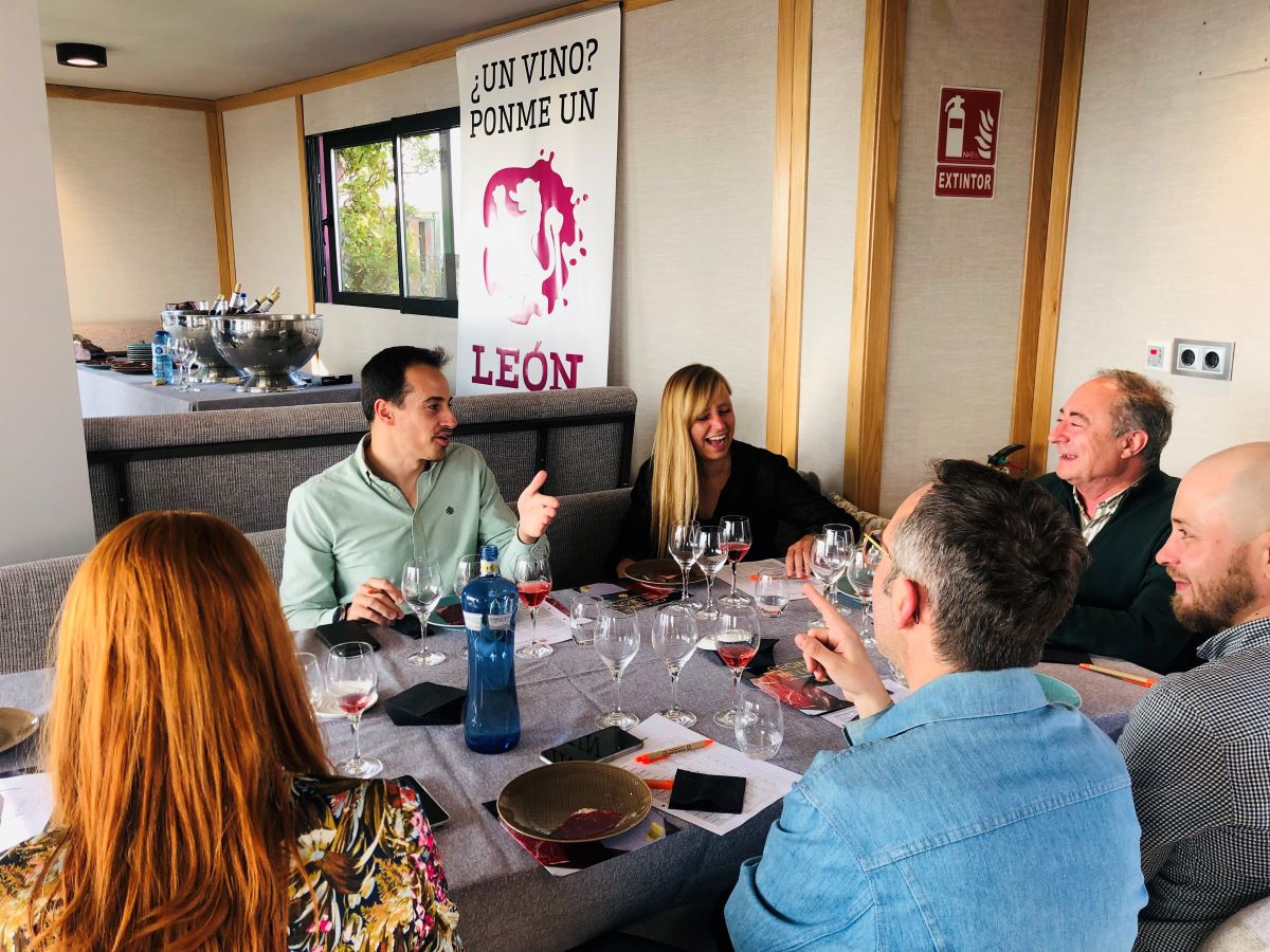 20230831133105-135007e7085979a7d5b41ce54c0e54d7